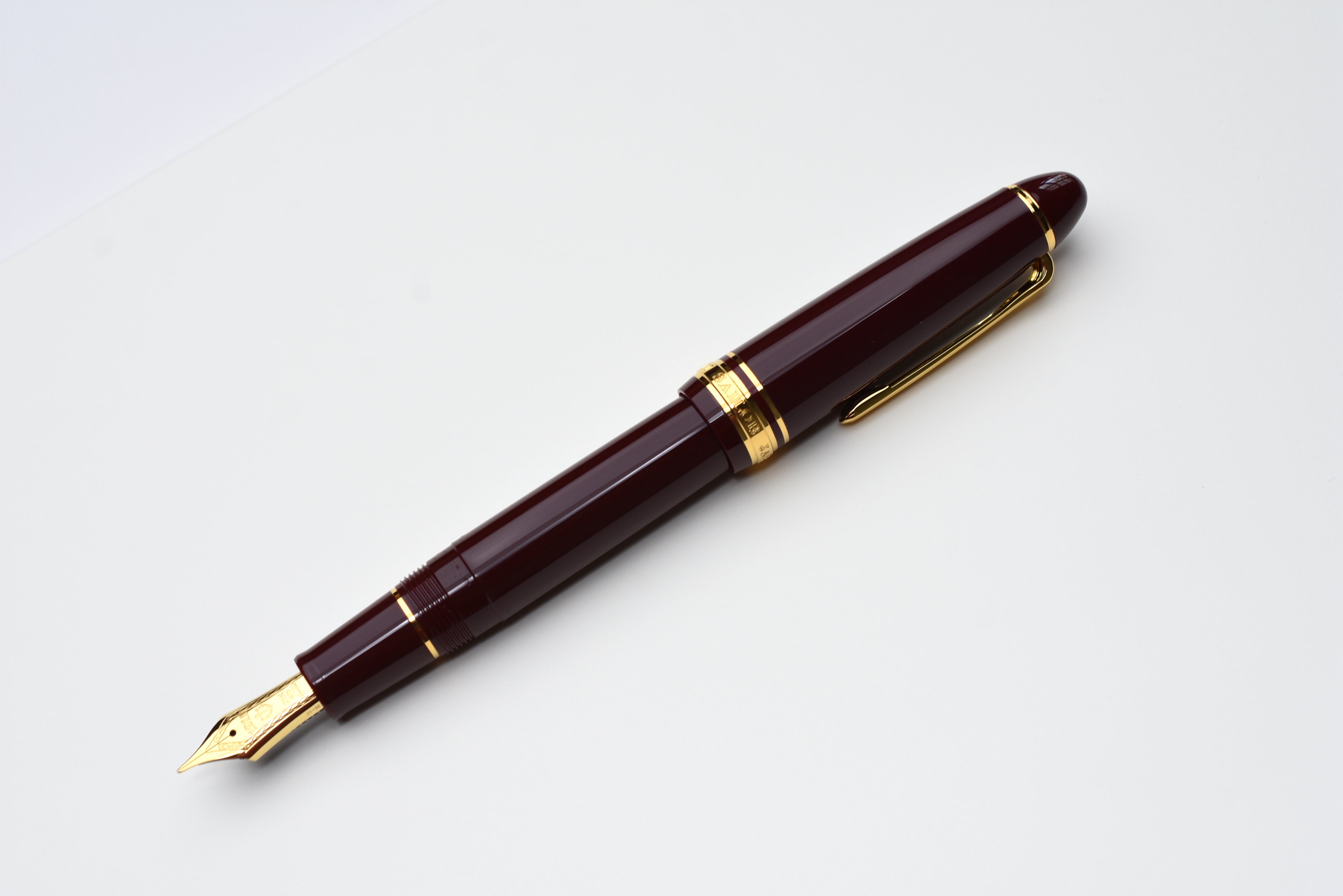 Sailor 1911 Large Lefty - Maroon/Gold Trim