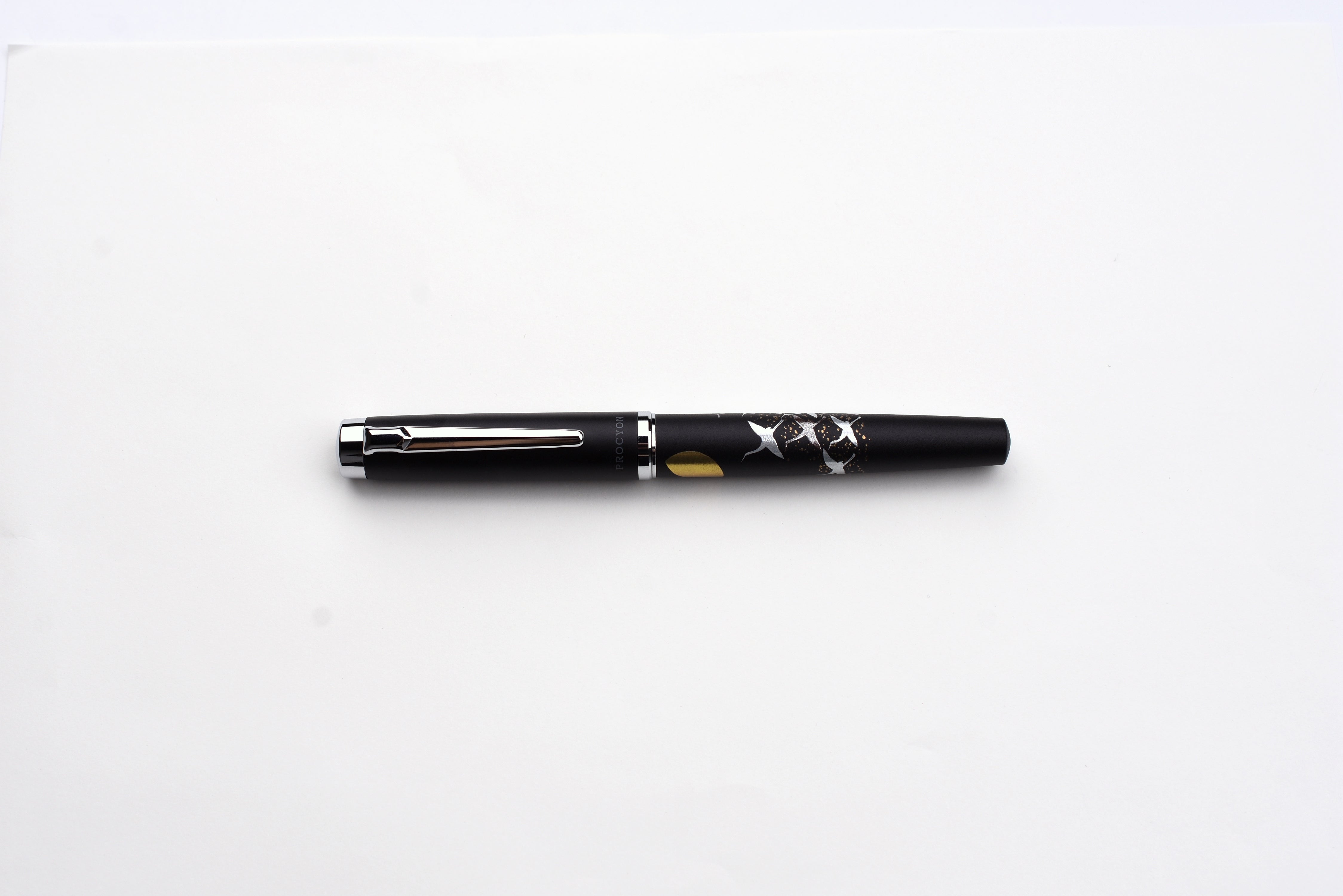 Platinum Procyon Maki-e Fountain Pen - Cranes Over Moon