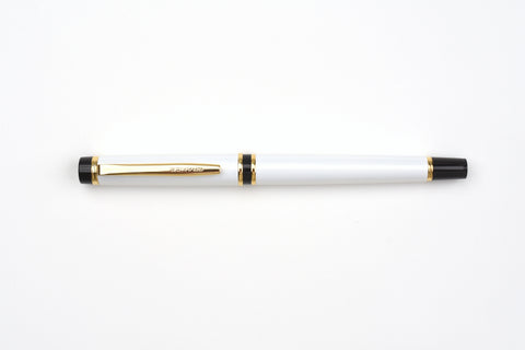 Pilot Grance - Pearl White