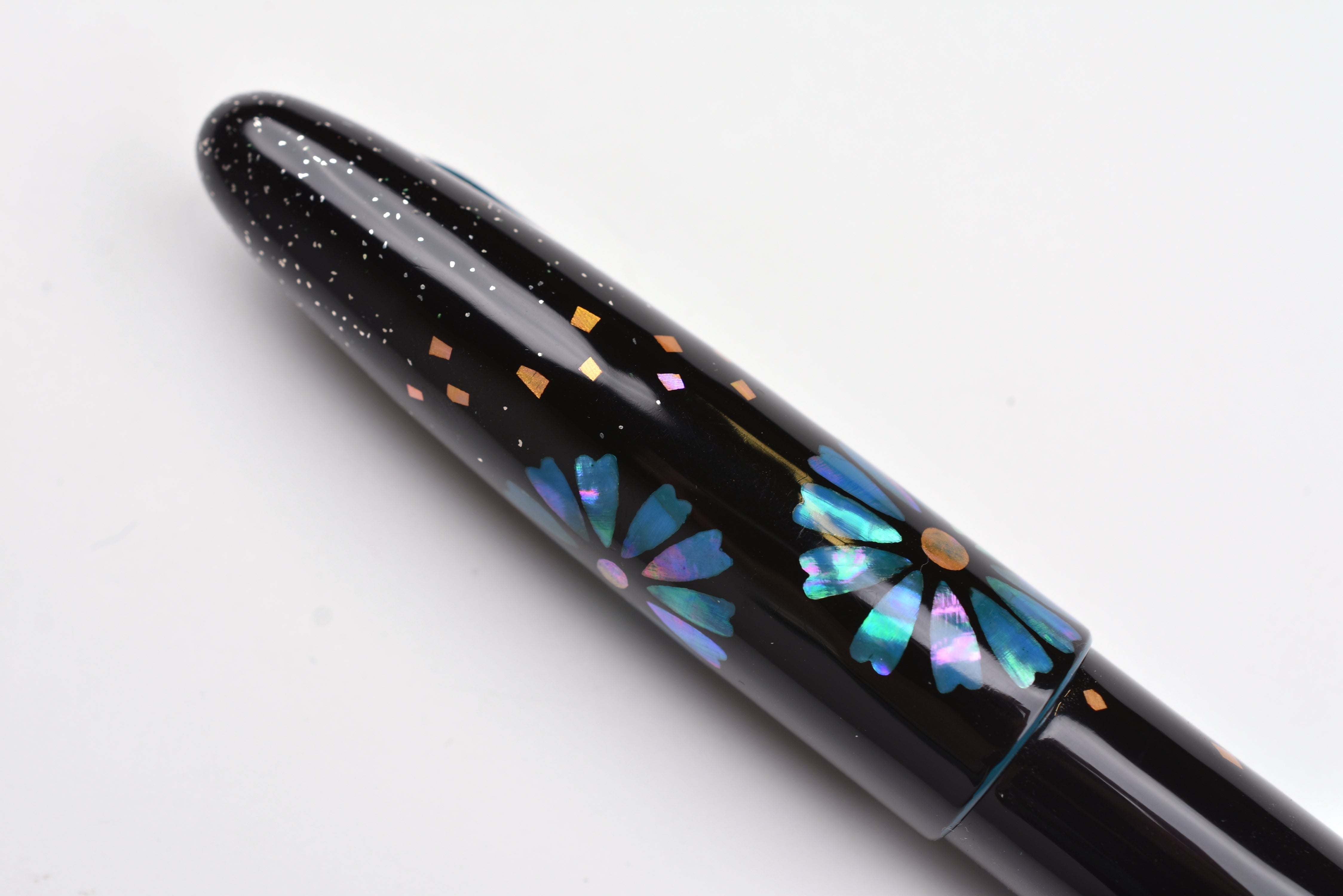 Taccia Miyabi Bon-Bori Fountain Pen - Blue Daisies - Limited Edition