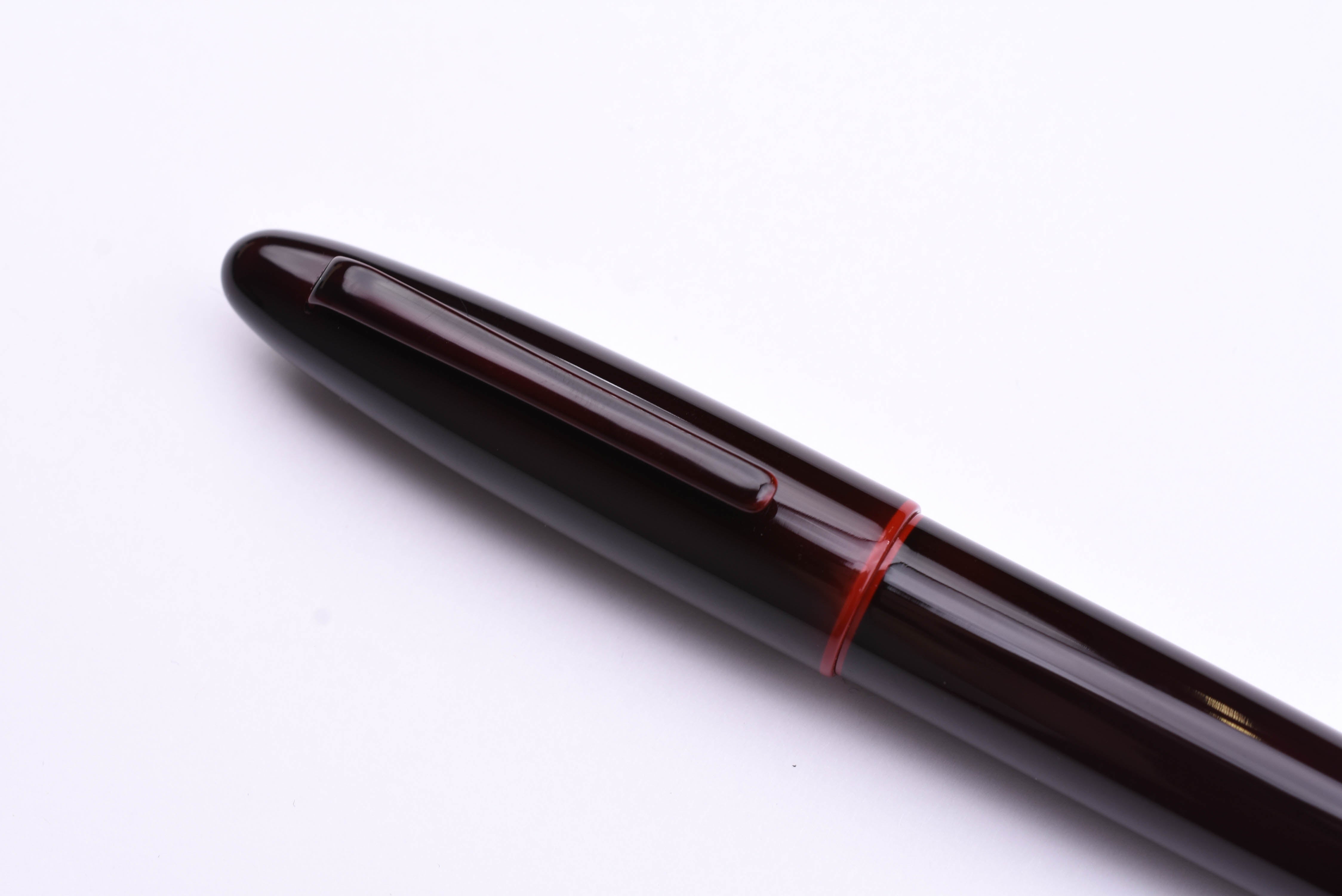 Taccia Miyabi Earth Fountain Pen - Aka Tamenuri - Limited Edition