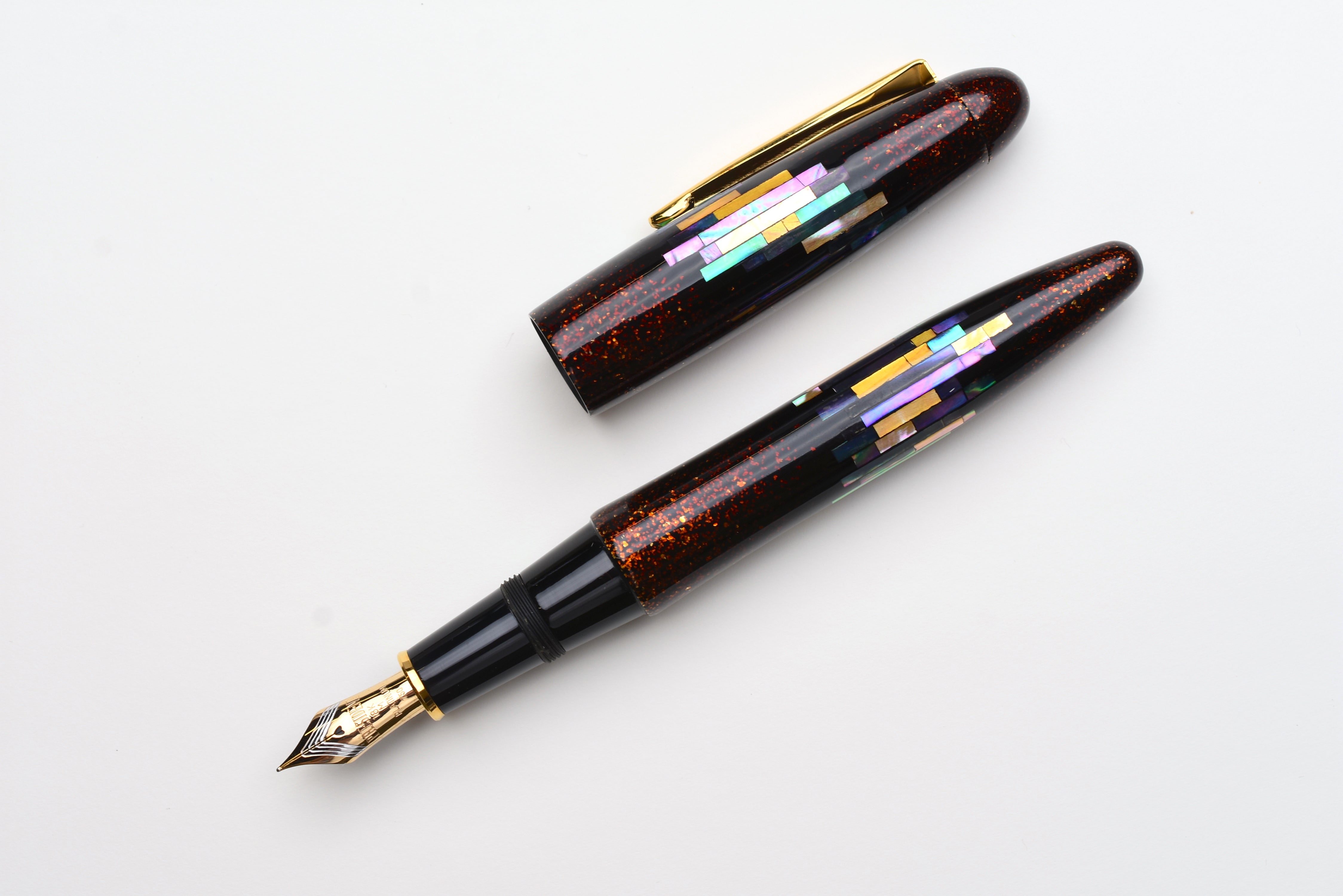 Platinum Izumo Urushi Maki-e Fountain Pen - Aurora