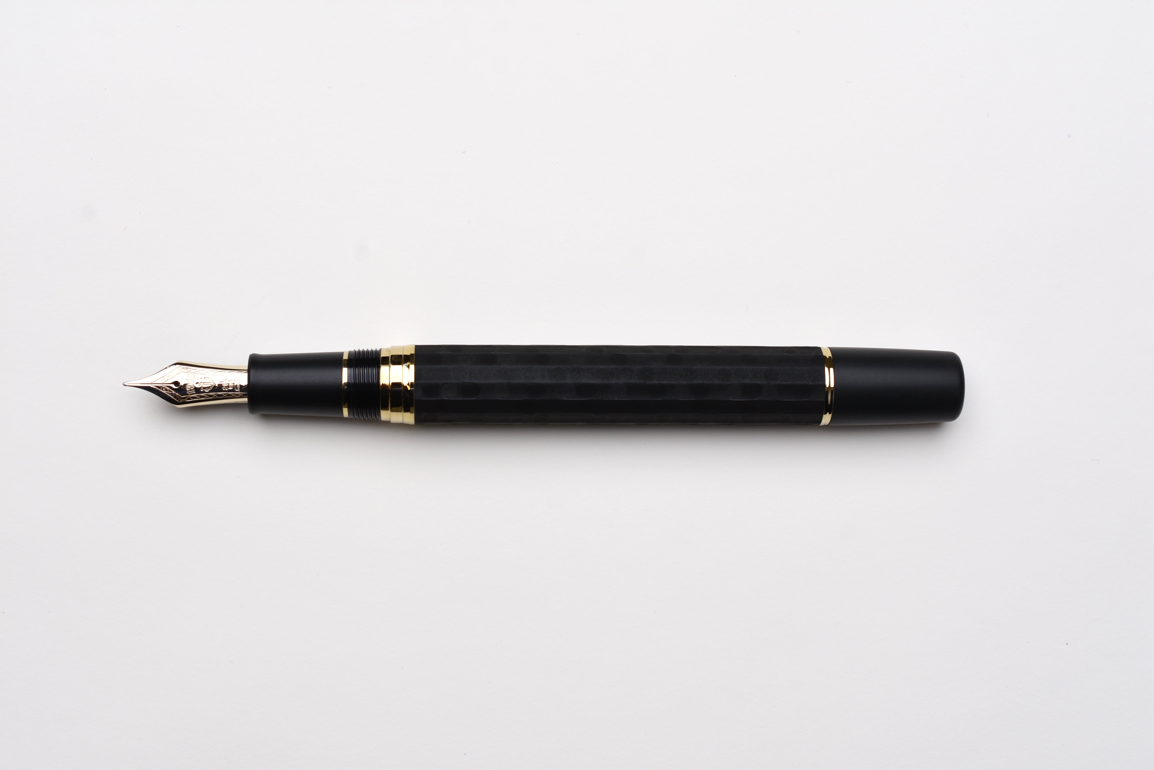 Sailor Ebonite Sculpture Fountain Pen - Yakoh