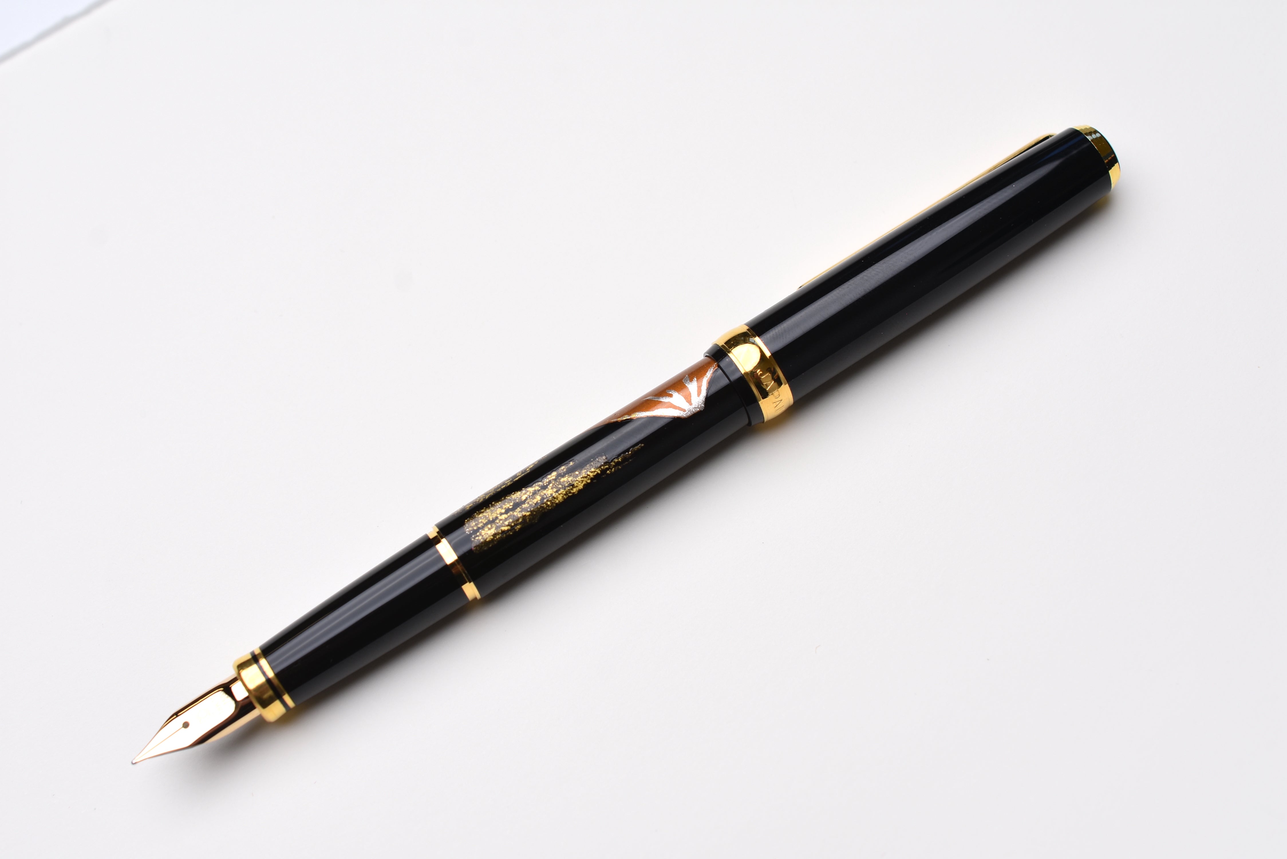 Platinum Kanazawa Gold Leaf Fountain Pen - Red Mt. Fuji