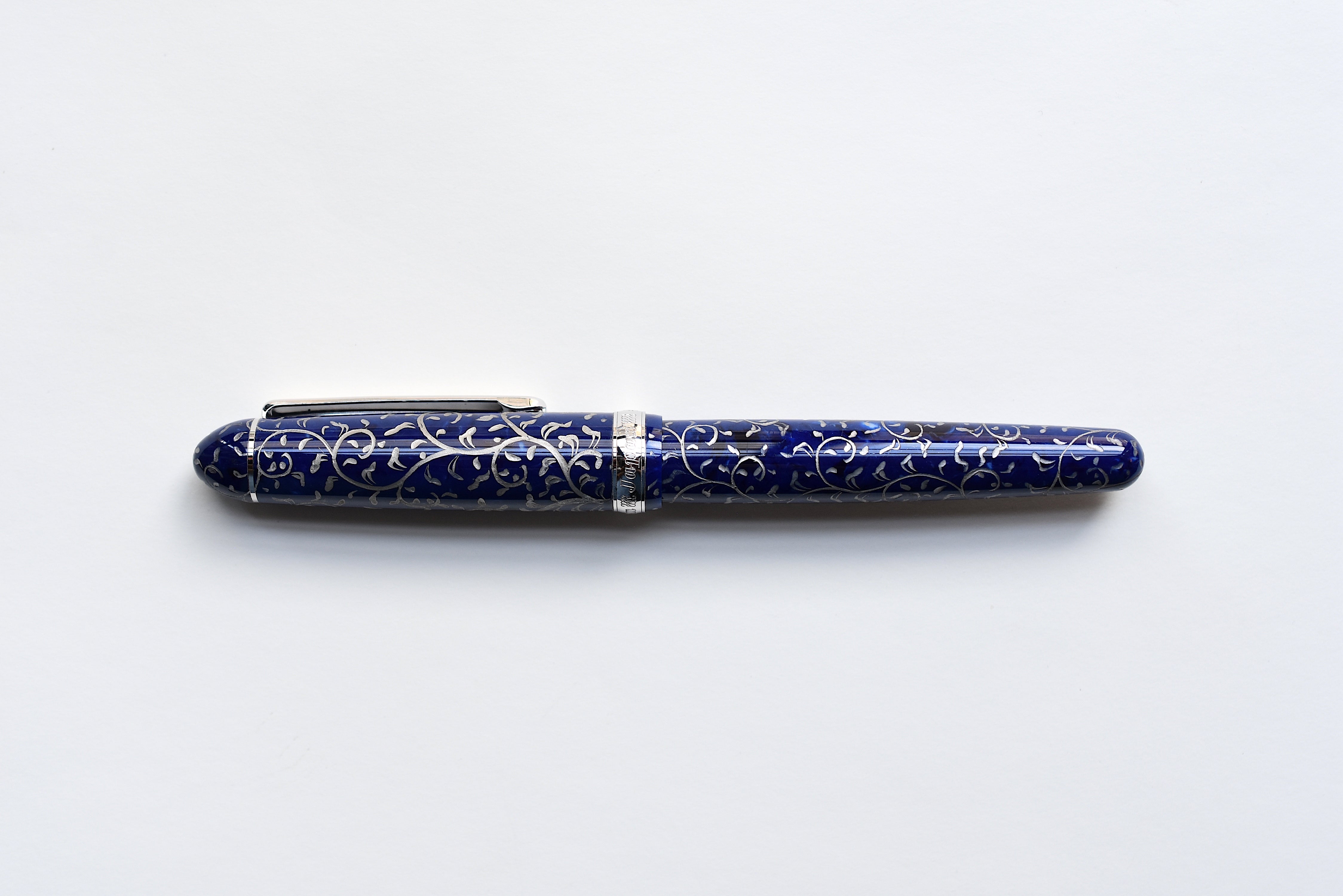 Platinum Century 3776 - Celluloid - Chinkin Karakusa Blue